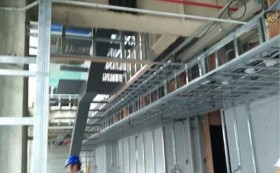 ：乇舅厩┰级俏锪餍姓办公大楼装修设计工程