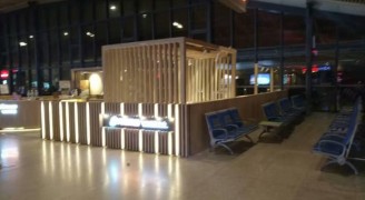 武汉高铁站VIP店装修工程施工现场_金年会平台装饰公司